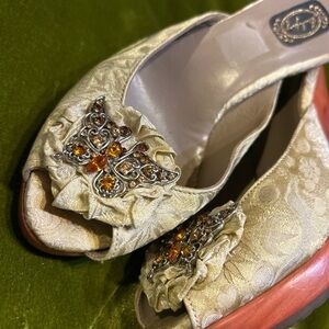 Elegant Gold Peep-Toe Women's Shoes